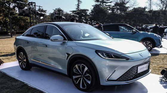 Μικρά ηλεκτρικά SUV αυτοκίνητα 500km ARCFOX S FWD σειράς αριστερό αυτοκίνητο οδήγησης