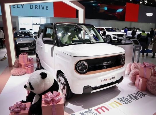 Μίνι EV Geely αυτοκίνητα 4 ηλεκτρική νέα ενέργεια 120km NEDC της Panda Hatchback καθισμάτων