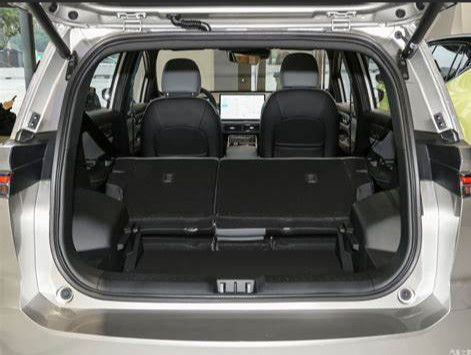 Καθαρή ηλεκτρική σειρά 430km ΜΕ ΚΙΝΗΤΉΡΙΟΥΣ ΤΡΟΧΟΎΣ Drive 140km/h αυτοκινήτων Hycan Z03 αυτοκινήτων SUV 5 Seater