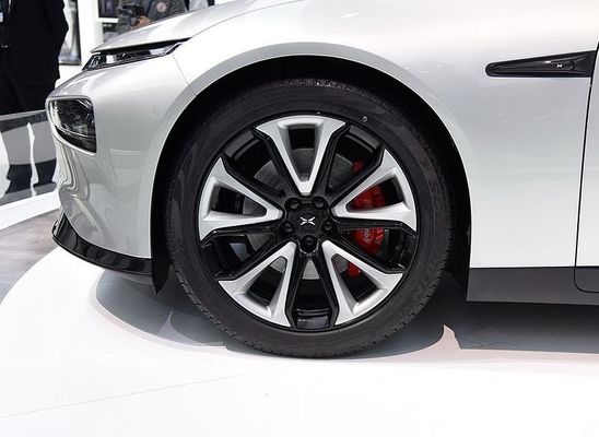 Ευφυές ηλεκτρικό αυτοκίνητο Xpeng P7 Nedc 2WD Limousine σειρά 4WD 480 586 670 706km