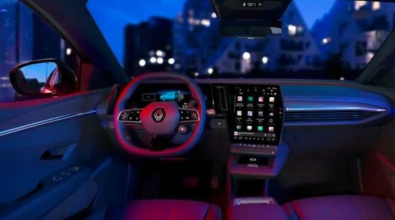 Μακροχρόνια δοκιμαστική οδήγηση με μπαταρία Renault Megane E-Tech χωρητικότητας 40/60kWh, με εμβέλεια περίπου 158/208 μίλια