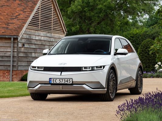 νέα οικογένεια απόλυτα ηλεκτρικών αυτοκινήτων από την Hyundai Ioniq5 γοητευτική, μελλοντική σχεδίαση με εμβέλεια 430 χλμ.