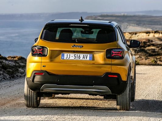 Μικρό Οικογενειακό Επικεντρωμένο Όλο Ηλεκτρικό Crossover SUV Jeep Avenger Με WLTP400km