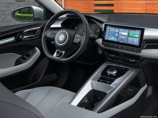 Μεγάλο, άνετο, ηλεκτρικό αυτοκίνητο στο MG 5 EV με αξιοπρεπή αυτονομία 344 χιλιομέτρων και δυνατότητα υπερφόρτισης.