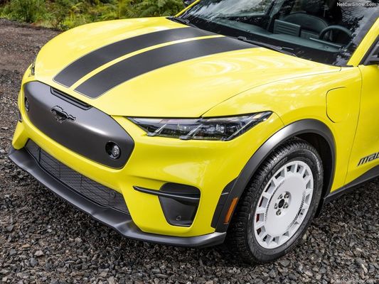 Μοναδική ανάρτηση ράλι, οικογενειακό αυτοκίνητο για αγώνες στο Ford Mustang Mach-E Rally (2024) 480 ίππους