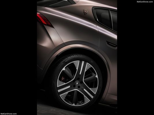 Καθαρό ηλεκτρικό αυτοκίνητο νέας ενέργειας με εμβέλεια 450 και μέγιστη ταχύτητα 325 χλμ/ώρα στη Maserati Gran Turismo Folgore