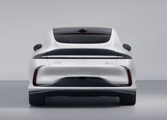Προπώληση Zhiji L6 Pure Electric 4door Sedan Μηχανοκίνητη ισχύς 216kw με μισό σπιθαμή σιδηροκίνητο αυτοκίνητο νέας ενέργειας