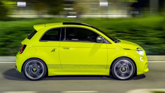 Γλυκό και σπορ στο Abarth 500e Hot Hatchback Ηλεκτρικό αυτοκίνητο όσο διασκεδαστικό όσο η βενζίνη 152P.S.