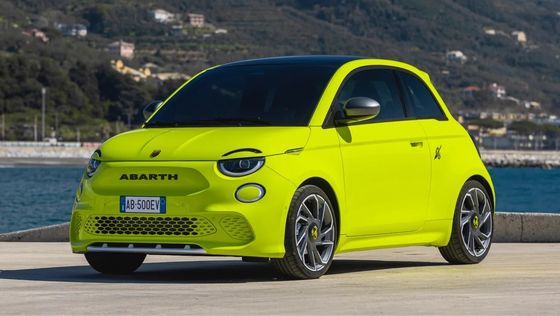 Γλυκό και σπορ στο Abarth 500e Hot Hatchback Ηλεκτρικό αυτοκίνητο όσο διασκεδαστικό όσο η βενζίνη 152P.S.