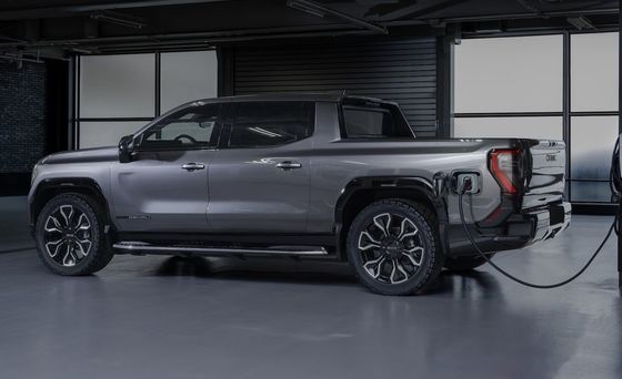 GMC Sierra EV διπλό κινητήρα κινητήρα με 754P που έχει χαρακτηριστεί για να ρυμουλκήσει έως 9500 λίβρες και μπορεί να τραβήξει μέχρι 1300 λίβρες ωφέλιμου φορτίου