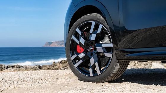 2024 Καθαρό ηλεκτρικό αυτοκίνητο Mini Cooper Countryman E SUV οικογένειας με σχήμα κουτιού 462km αυτονομία με 150km ισχύ του κινητήρα