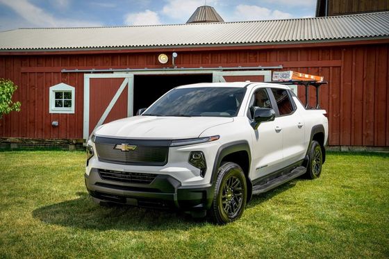Νέα ενέργεια pickup 2024 Chevrolet Silverado EV με εντυπωσιακή 450 μίλια EPA εμβέλεια εργάζονται σε 10000lb ικανότητα ρυμούλκησης