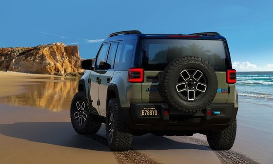 Το επερχόμενο πλήρως ηλεκτρικό SUV 2024 Jeep Recon EV με αναδιπλούμενη στέγη, απομάκρυνση θυρών και πέτρες.