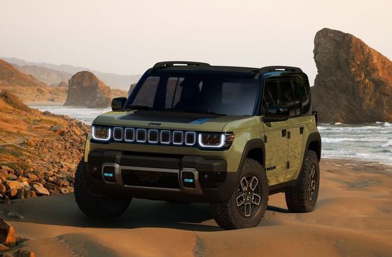 Το επερχόμενο πλήρως ηλεκτρικό SUV 2024 Jeep Recon EV με αναδιπλούμενη στέγη, απομάκρυνση θυρών και πέτρες.