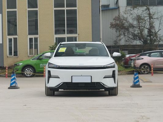 2024 Geely L6 Plug In Υβριδικό Ηλεκτρικό Αυτοκίνητο με αυτονομία 1370 χλμ.