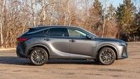 Λοξοφόρο crossover SUV 2024 Lexus RX 450h+ PHEV με ηλεκτρική αυτονομία 37 μιλίων