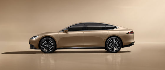 2024 καθαρό ηλεκτρικό όχημα YuanHang Y6 Sedan με εμβέλεια 660 χλμ.