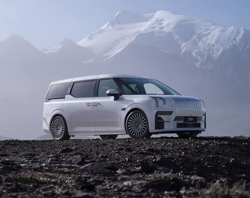 Zeekr 009 Pure Electric Luxury MPV επαναπροσδιορίζοντας τις προσδοκίες σας για MPVS 140kwh μπαταρία 822km CLTC Πεδίο 0-100km / h σε 4,5s