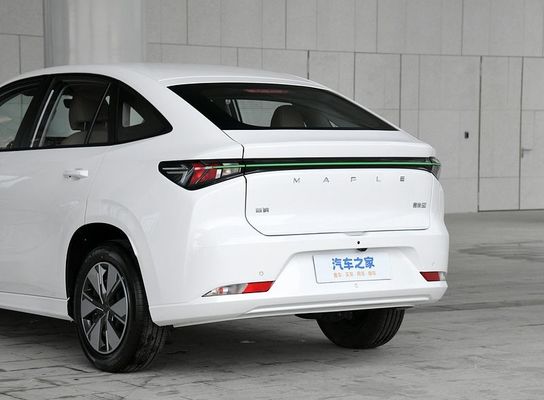 Καθαρό ηλεκτρικό όχημα Geely Cao Cao 60 EV με εναλλασσόμενες μπαταρίες και εμβέλεια 415 Km & 150km / h υψηλής ταχύτητας γρήγορη φόρτιση