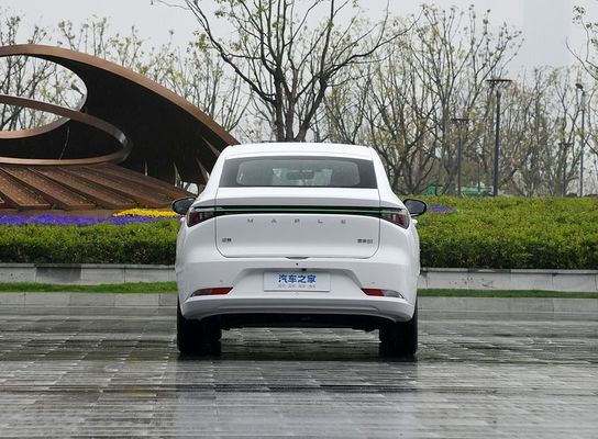 Καθαρό ηλεκτρικό όχημα Geely Cao Cao 60 EV με εναλλασσόμενες μπαταρίες και εμβέλεια 415 Km & 150km / h υψηλής ταχύτητας γρήγορη φόρτιση