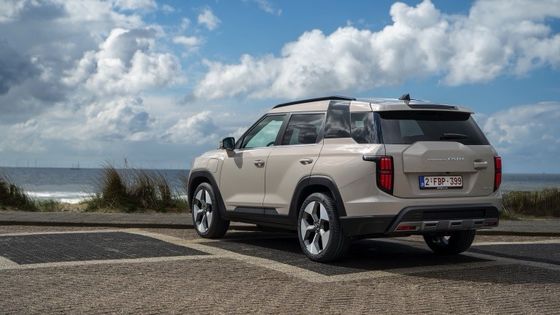 Νέο καθαρό ηλεκτρικό όχημα KGM Torres EVS 109mph Μέγιστη ταχύτητα 152kw 207Ps Μέγιστη ισχύς έτοιμη να πάει καθαρό ηλεκτρικό αυτοκίνητο