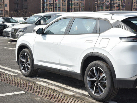 2024 Νέο Υβριδικό Dongfeng Forthing Haohan PHEV 1.5t Fwd Συμπίεστο SUV 5 θέσεων Υβριδικό ηλεκτρικό βενζινοκίνητο όχημα