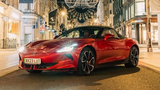 Το MG Cyberster Trophy είναι ένα ηλεκτρικό σπορ αυτοκίνητο με 335 ίππους και 350 λίβρες ροπής.