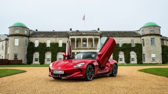 Το MG Cyberster Trophy είναι ένα ηλεκτρικό σπορ αυτοκίνητο με 335 ίππους και 350 λίβρες ροπής.