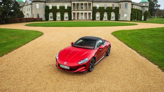 Το MG Cyberster Trophy είναι ένα ηλεκτρικό σπορ αυτοκίνητο με 335 ίππους και 350 λίβρες ροπής.