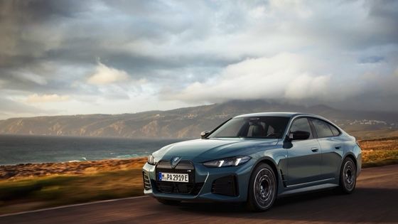 Καθαρό ηλεκτρικό όχημα υψηλής απόδοσης 450χλμ. BMW i4 επιτάχυνση 0-100χλμ. σε 3,9s 225χλμ.