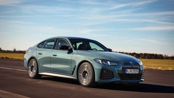 Καθαρό ηλεκτρικό όχημα υψηλής απόδοσης 450χλμ. BMW i4 επιτάχυνση 0-100χλμ. σε 3,9s 225χλμ.