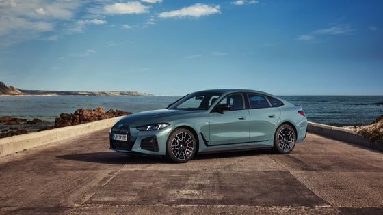 Καθαρό ηλεκτρικό όχημα υψηλής απόδοσης 450χλμ. BMW i4 επιτάχυνση 0-100χλμ. σε 3,9s 225χλμ.