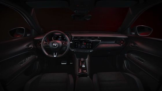 Πρώτο ηλεκτρικό αυτοκίνητο Alfa Romeo Junior Electric με μπαταρία 54,8kwh και μέγιστη ισχύ 158kW, μέχρι και 345 μίλια.