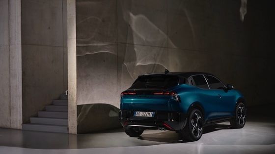 Πρώτο ηλεκτρικό αυτοκίνητο Alfa Romeo Junior Electric με μπαταρία 54,8kwh και μέγιστη ισχύ 158kW, μέχρι και 345 μίλια.