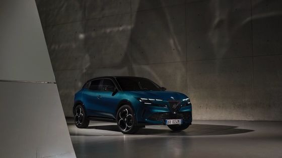 Πρώτο ηλεκτρικό αυτοκίνητο Alfa Romeo Junior Electric με μπαταρία 54,8kwh και μέγιστη ισχύ 158kW, μέχρι και 345 μίλια.