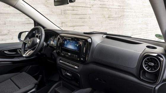 9 θέσεις EV Mercedes-Benz EVito Tourer Long με ηλεκτρικό κινητήρα 201bhp και μπαταρία 90kWh