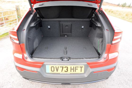 Όλο το EV Volvo EC40 Ultimate Twin Motor με WLTP 326Miles 4.7sec επιτάχυνση 0-62mph 408hp κινητήρα ίππων