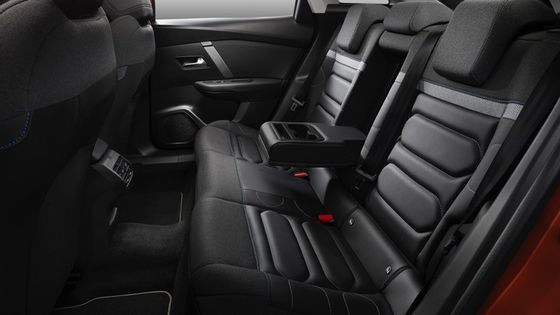 Καλή οδήγηση Το E-C4 της Citroen με 115kW (156ps) ισχύς σε 150km/h Μέγιστη ταχύτητα 54kwh Λιθιοϊονική μπαταρία