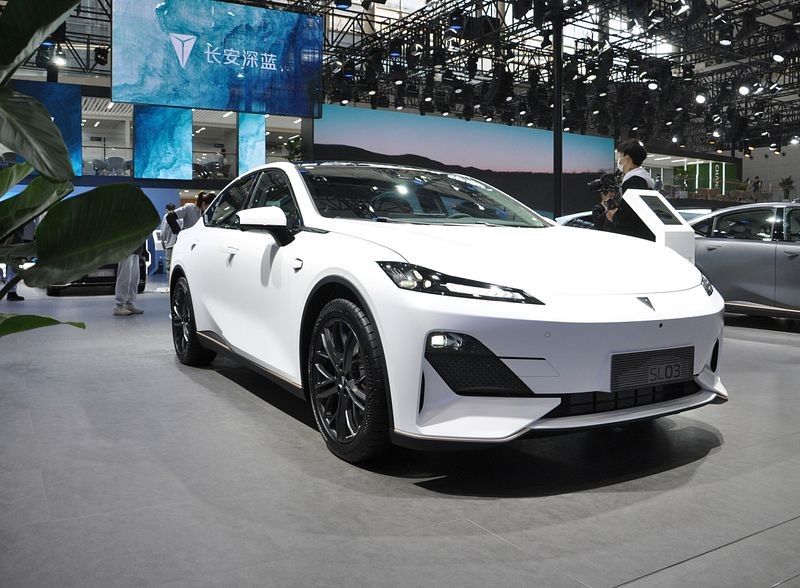 Ηλεκτρικά αυτοκίνητα πέντε πόρτα πέντε υψηλής επίδοσης Changan Sl03 αυτόματα καθίσματα τετράτροχα