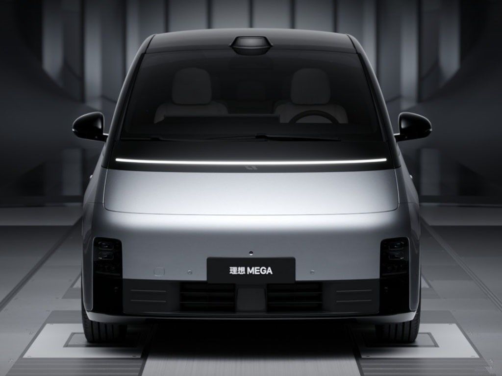 Το Lixiang MEGA 2024 EV 7 θέσεων πολυτελές MPV 710KM μεγάλης εμβέλειας ηλεκτρικό αυτοκίνητο 4WD