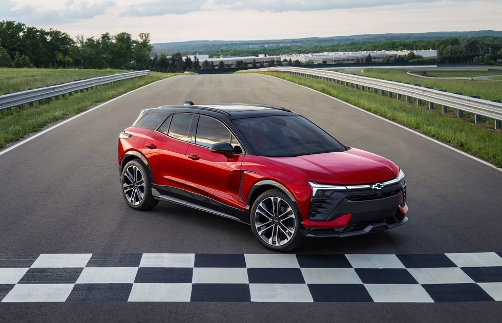 Το πρώτο πλήρως ηλεκτρικό SUV της Chevrolet, το Chevrolet Blazer EV 2024 προσφέρει 557 ίππους και αυτονομία 324 μιλίων