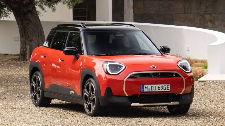 Όλο νέο MINI Aceman SE 54.2kwh μπαταρία με δυνατή 215hp & 330N.m κινητήρα 7.1s επιτάχυνση 0-100km / h