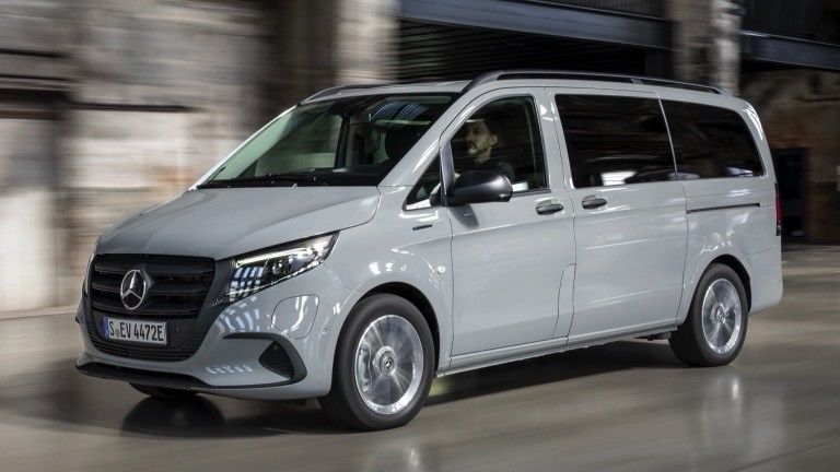9 θέσεις EV Mercedes-Benz EVito Tourer Long με ηλεκτρικό κινητήρα 201bhp και μπαταρία 90kWh